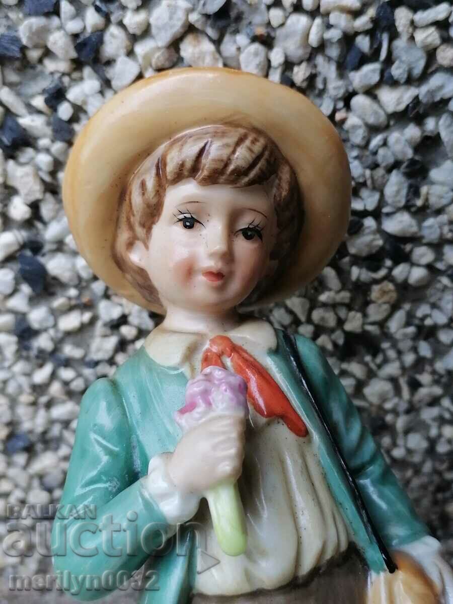 Porcelain figure, plastic, figurine, porcelain with price 89.00 BGN | € 45.50 Porcelain figure, plastic, figurine, porcelain with price 89.00 BGN | € 45.50