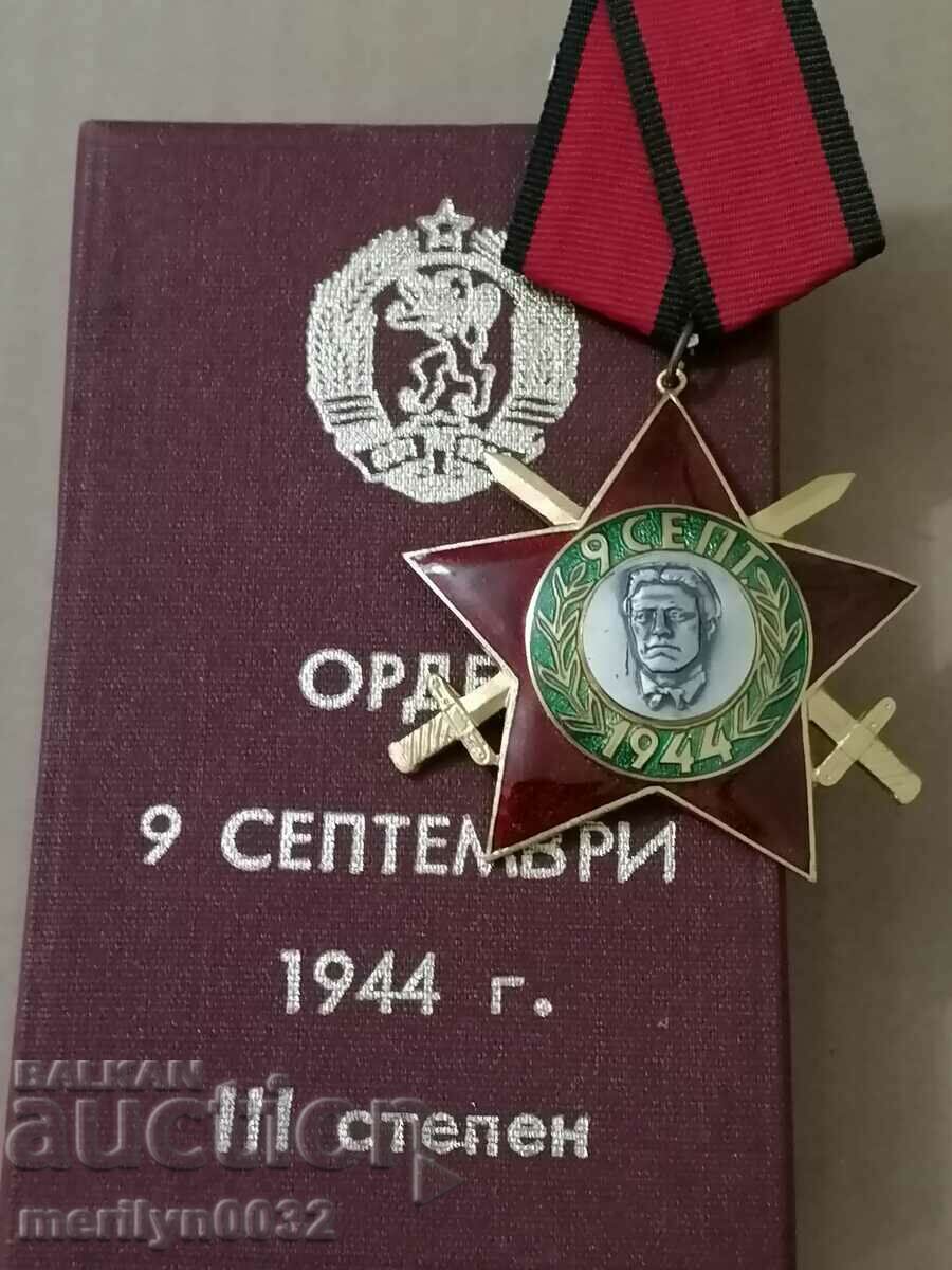 Орден на Девети септември 1944г  3-та.степен с кутия