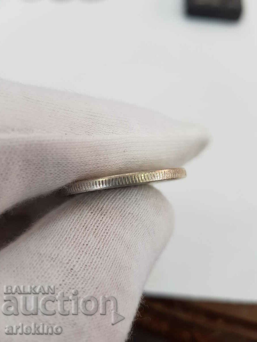 Rare Australia-England 1960 FLORIN Silver Coin Lustrous - 5 Rare Australia-England 1960 FLORIN Silver Coin Lustrous - 5