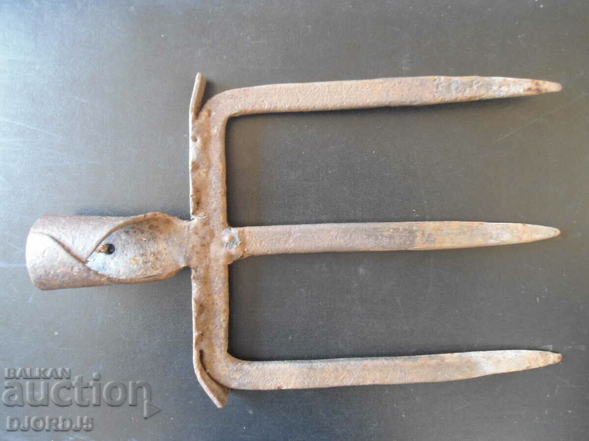 Old agricultural tool with price 4.00 BGN | € 2.05 Old agricultural tool with price 4.00 BGN | € 2.05