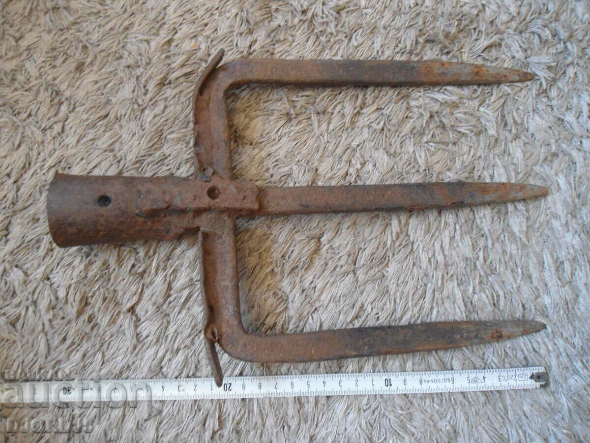 Auction Old agricultural tool Auction Old agricultural tool