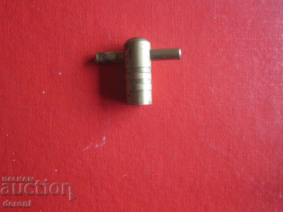 Old key key for wall mantel clock 7 - 7 Old key key for wall mantel clock 7 - 7