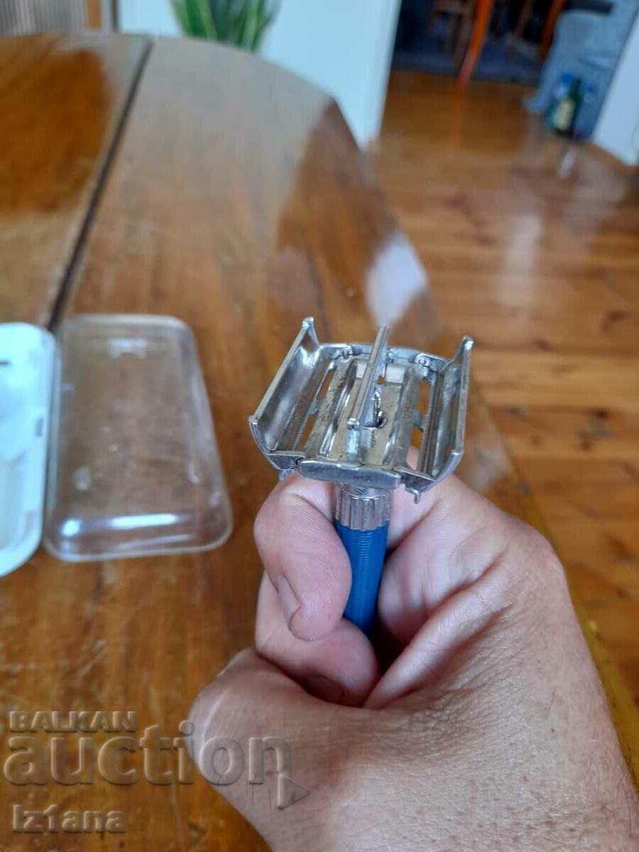 Old razor Gillette - 5 Old razor Gillette - 5