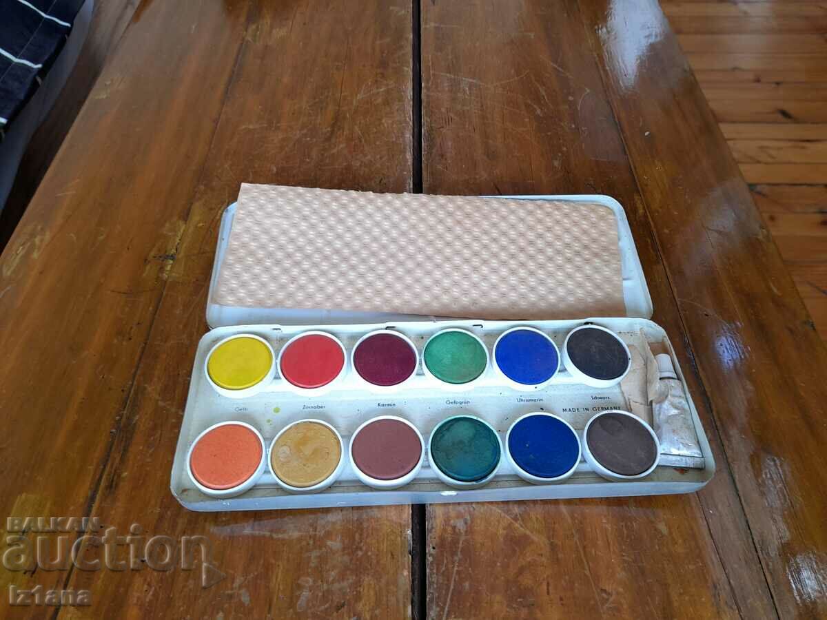 Delivery of Old watercolors, Varia crayons Delivery of Old watercolors, Varia crayons