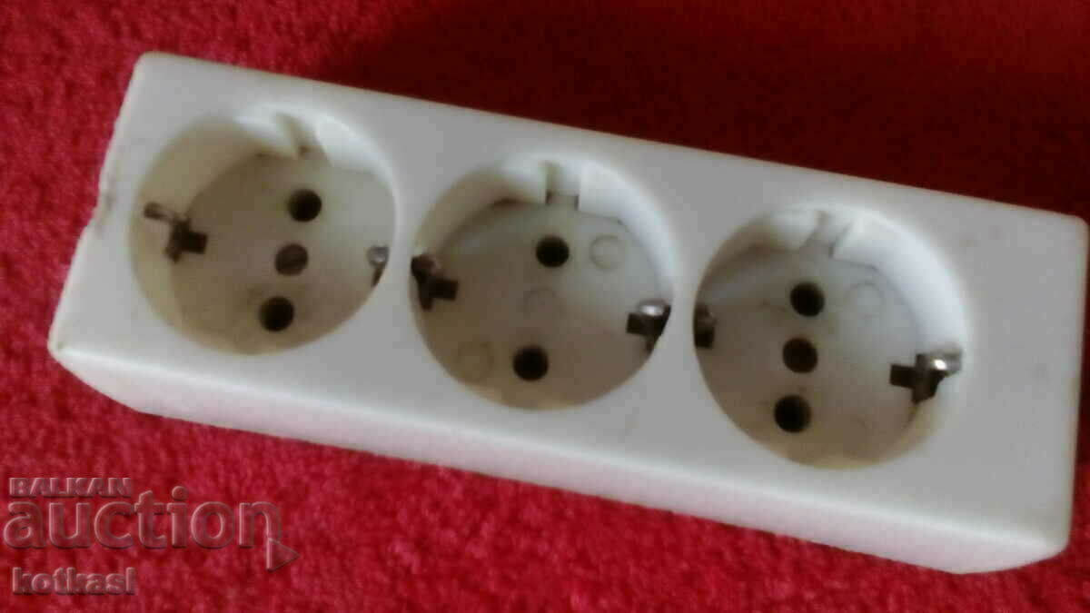 Delivery of Extension cable three sockets without cable