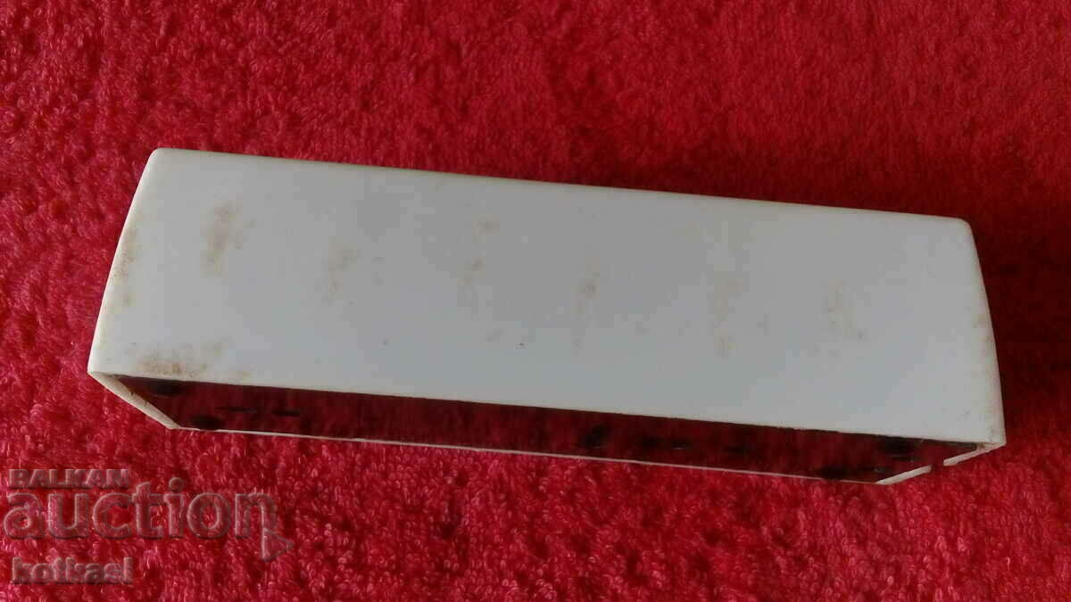 Auction  Three socket extension cord without cable