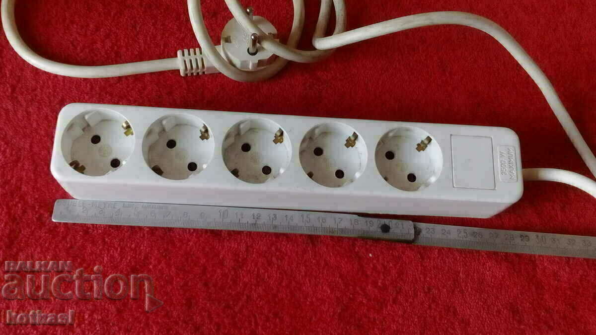 Extension cord with 5 sockets 1.60 m. tested works Extension cord with 5 sockets 1.60 m. tested works