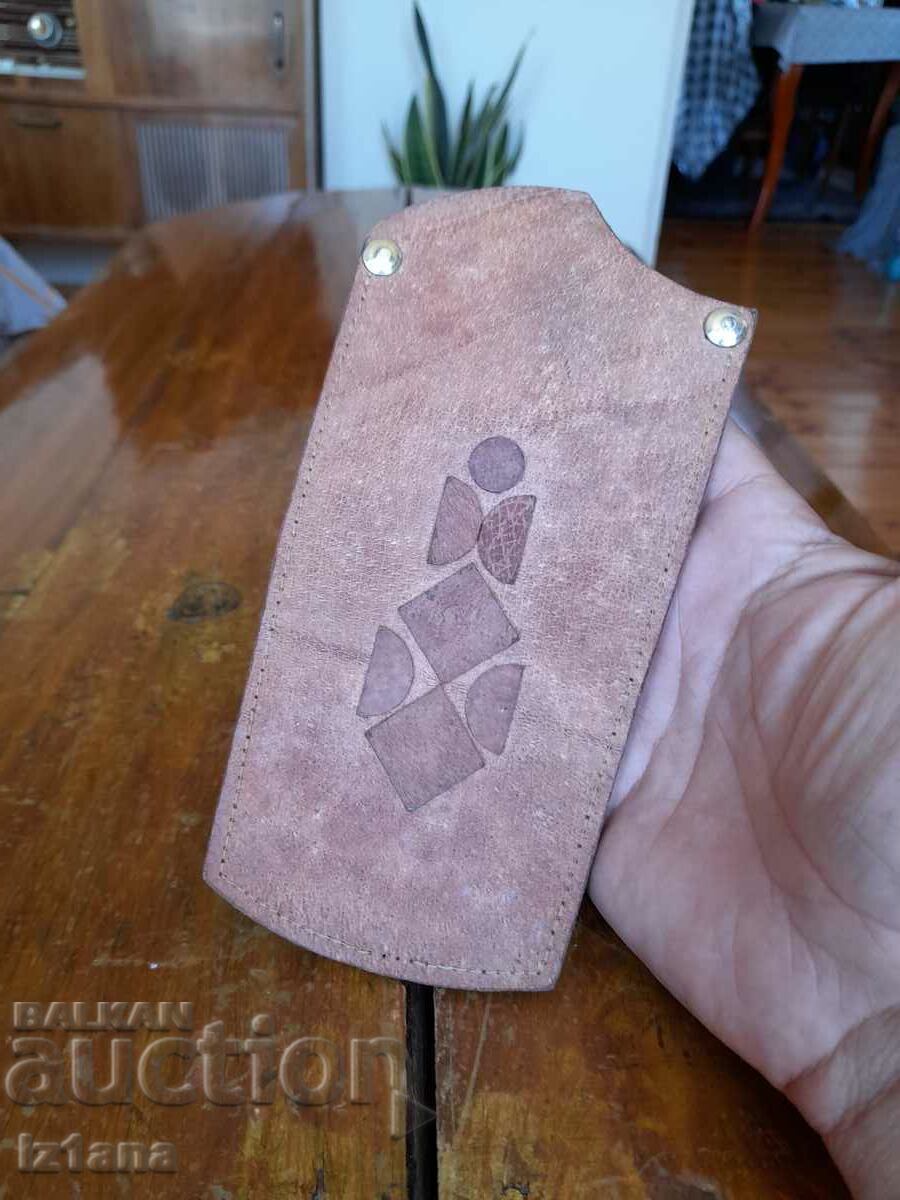 Стар калъф за очила с цена 10.00 лв. | € 5.11 Стар калъф за очила с цена 10.00 лв. | € 5.11