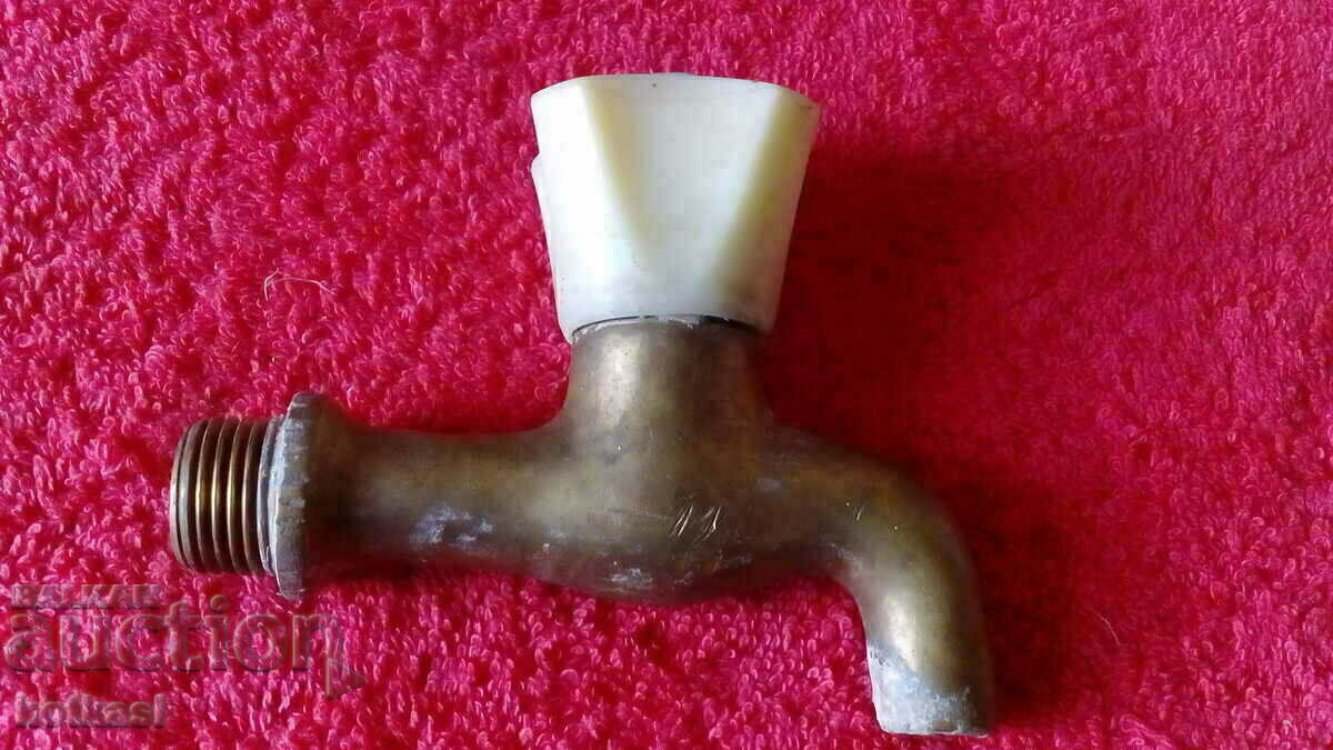Auction Old bronze faucet spout fountain Auction Old bronze faucet spout fountain