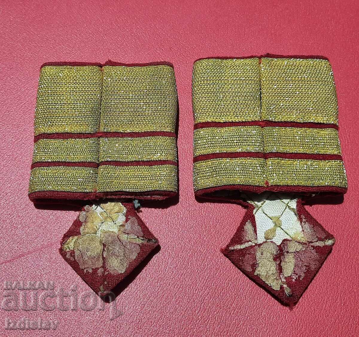 Стари военноморски знаци с цена € 52.00 | 101.70 лв. Стари военноморски знаци с цена € 52.00 | 101.70 лв.