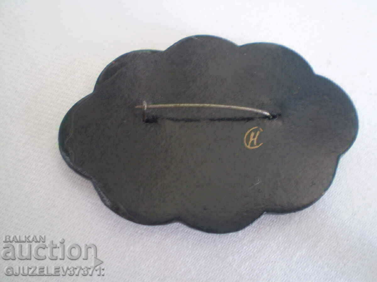 Master drawing brooch - hand painted USSR with price 120.00 BGN | € 61.36 Master drawing brooch - hand painted USSR with price 120.00 BGN | € 61.36