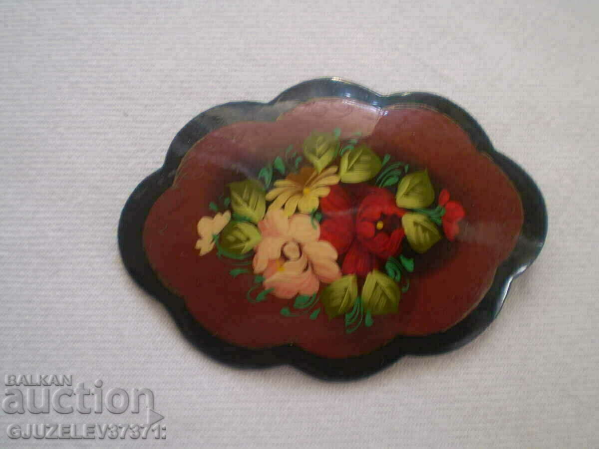 Auction Master drawing brooch - hand painted USSR Auction Master drawing brooch - hand painted USSR