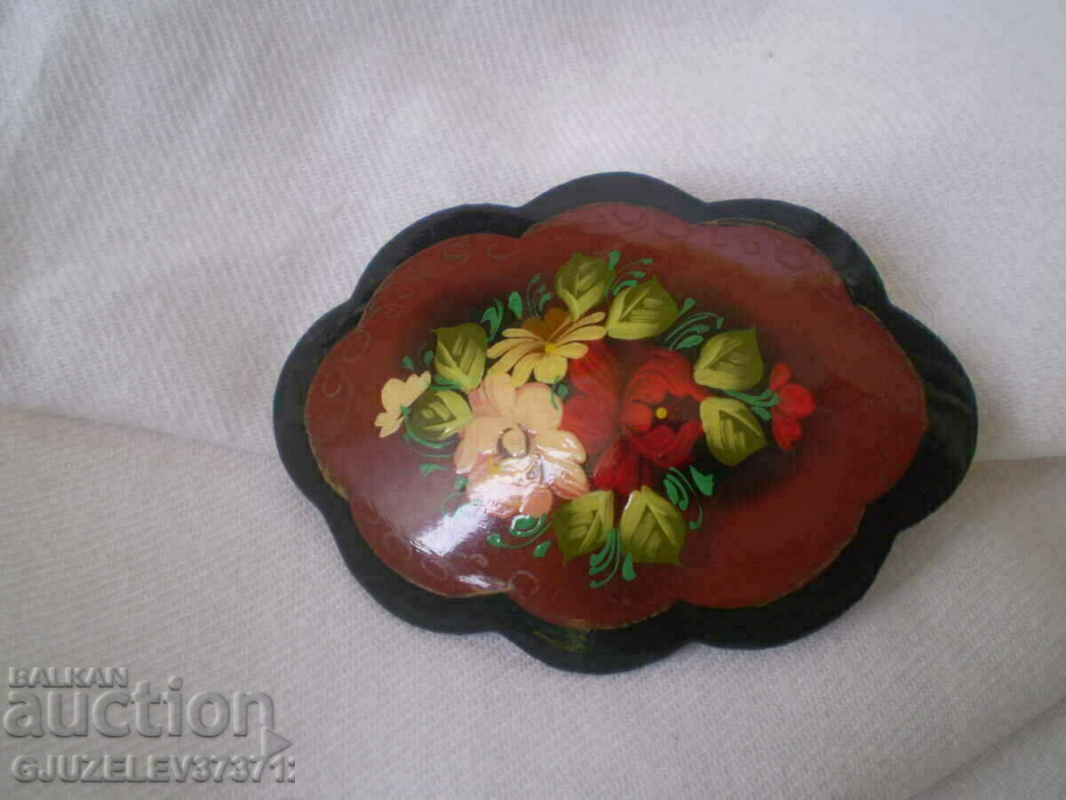 Delivery of Master drawing brooch - hand painted USSR Delivery of Master drawing brooch - hand painted USSR