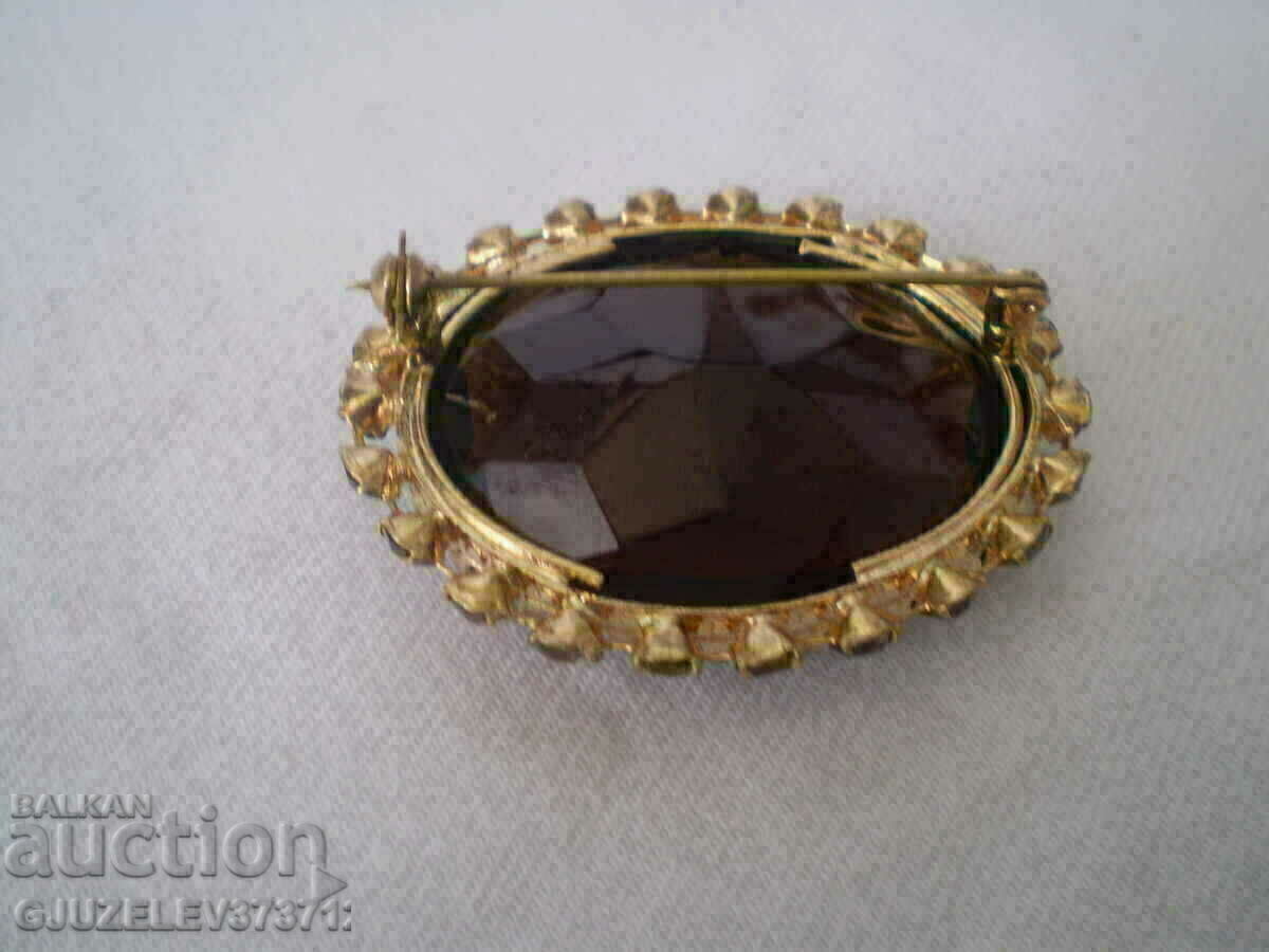 old beautiful crystal and glass brooch with price 60.00 BGN | € 30.68 old beautiful crystal and glass brooch with price 60.00 BGN | € 30.68