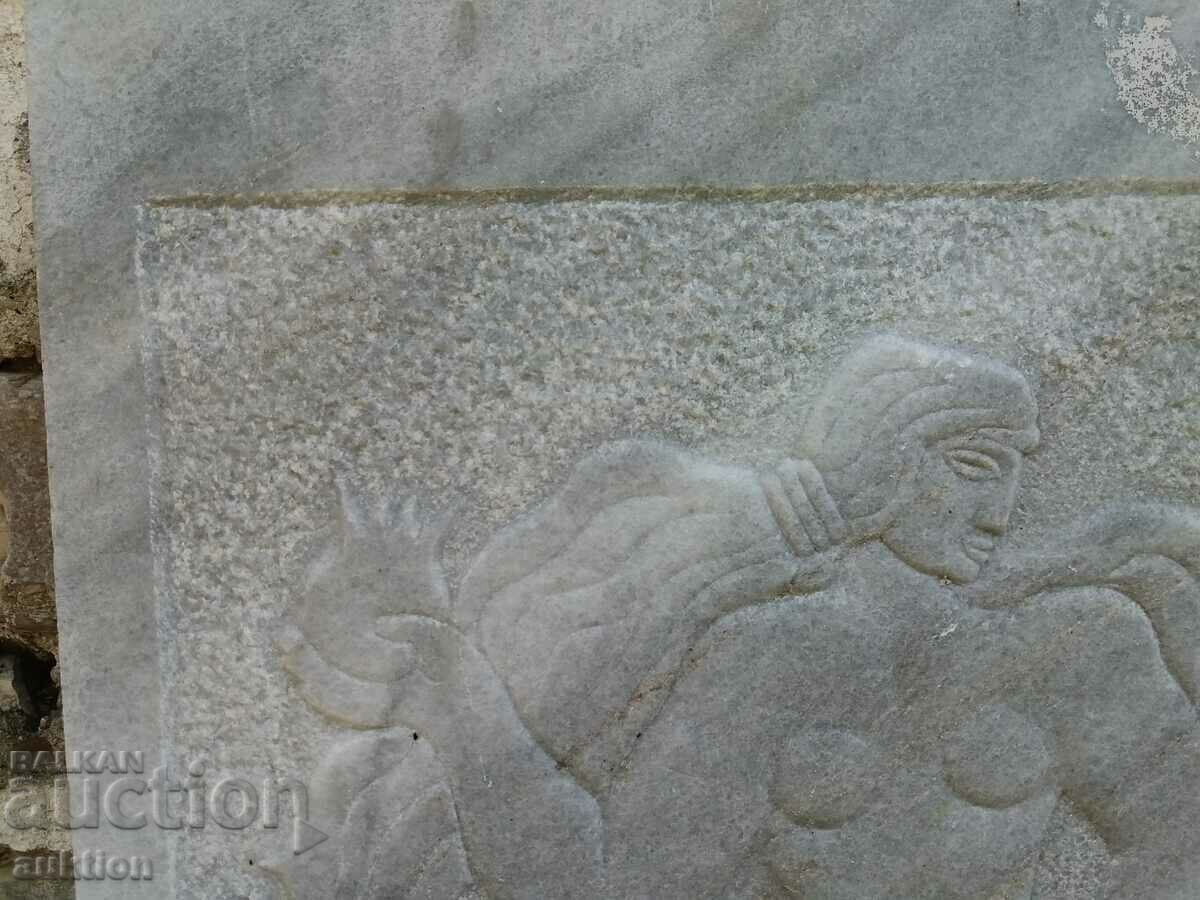 Delivery of UNIQUE MARBLE SLAB WITH A FIGURE OF A WOMAN BY HAND Delivery of UNIQUE MARBLE SLAB WITH A FIGURE OF A WOMAN BY HAND