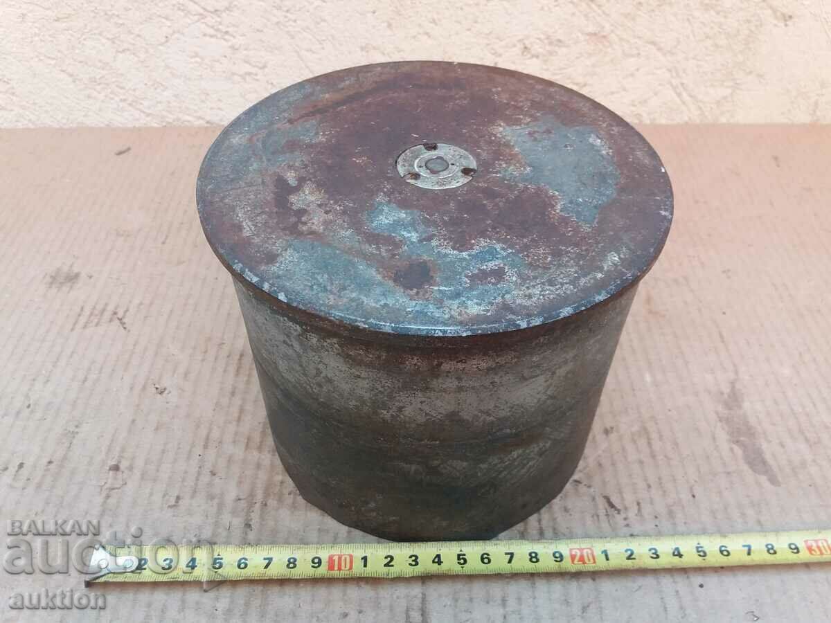 MASSIVE MILITARY CASE, POT AMMUNITION - 7 MASSIVE MILITARY CASE, POT AMMUNITION - 7