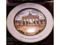 "Бранденбургската врата"-порцелан,чиния-Германия