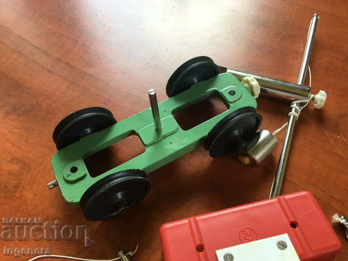 Auction DEVICE FOR THE LAWS OF KINEMATICS COMPLETE SET Auction DEVICE FOR THE LAWS OF KINEMATICS COMPLETE SET