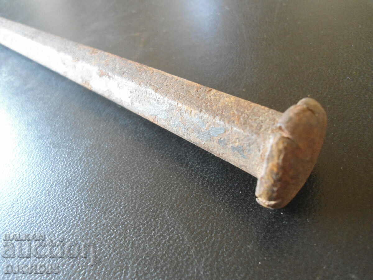 Auction  An old tool, a chopper