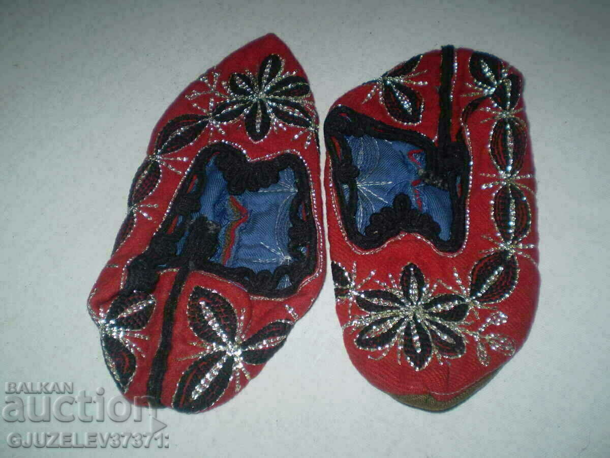 Embroidered Terlitzi red with black and silver embroidery with price 29.99 BGN | € 15.33 Embroidered Terlitzi red with black and silver embroidery with price 29.99 BGN | € 15.33