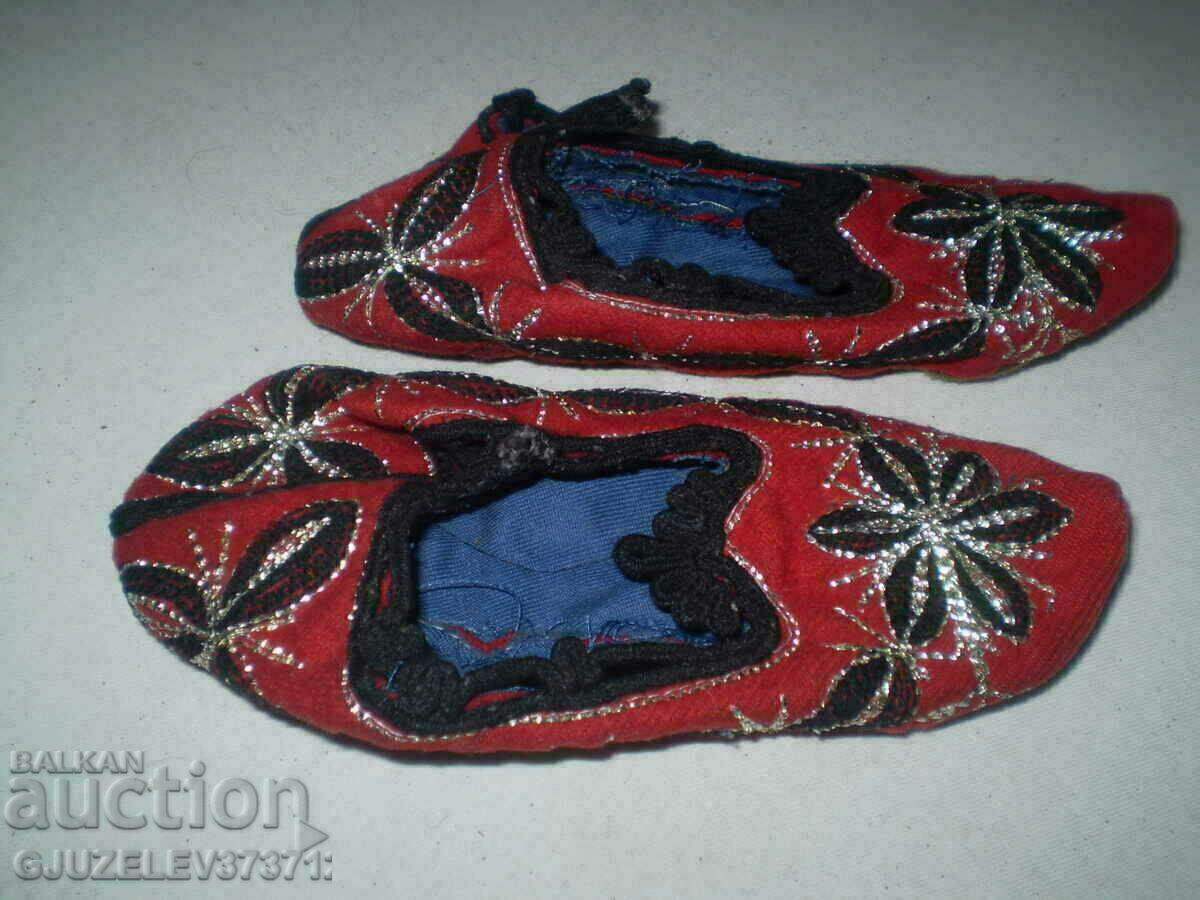 Delivery of Embroidered Terlitzi red with black and silver embroidery Delivery of Embroidered Terlitzi red with black and silver embroidery