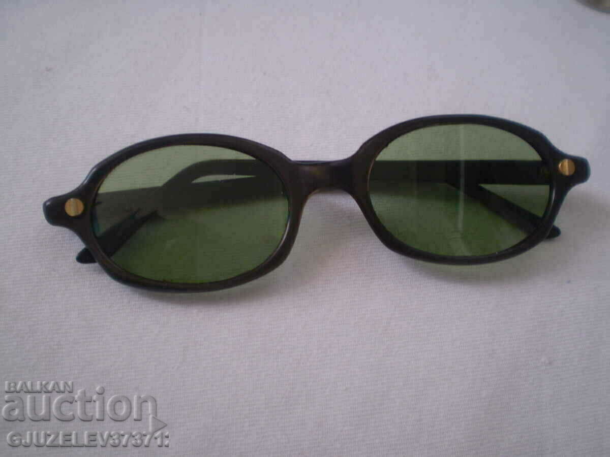 Auction Old sunglasses Auction Old sunglasses
