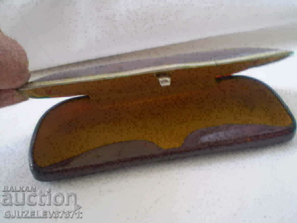 Old cellulite burgundy eyeglass case with price 35.00 BGN | € 17.90