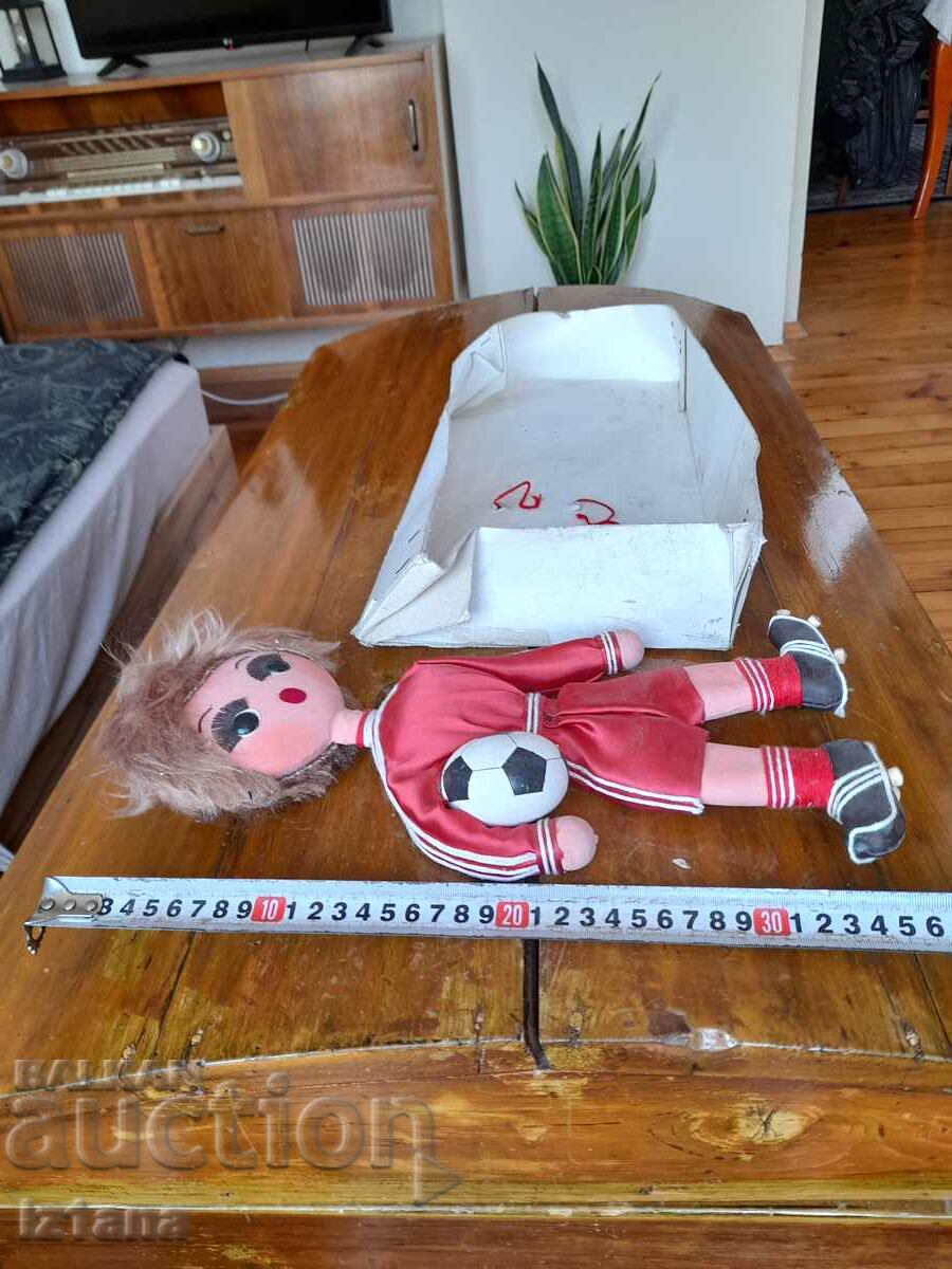 Old wall doll Football player - 5