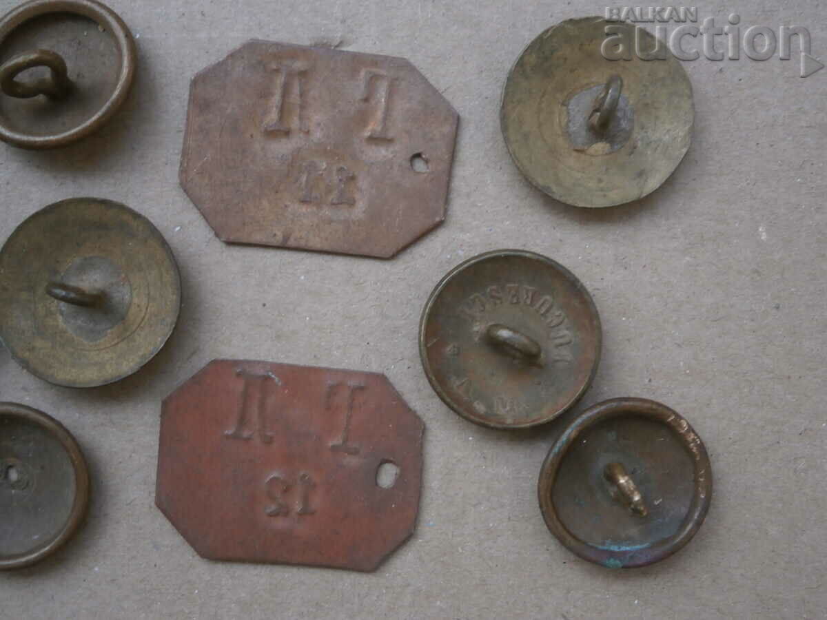 vintage military buttons and badges lot - 5 vintage military buttons and badges lot - 5