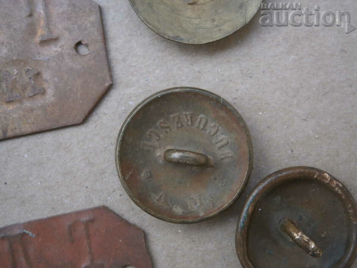 vintage military buttons and badges lot - 6 vintage military buttons and badges lot - 6