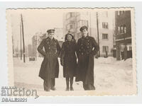 Foto Sofia 1945 strada de iarnă VSV, studenți în uniformă