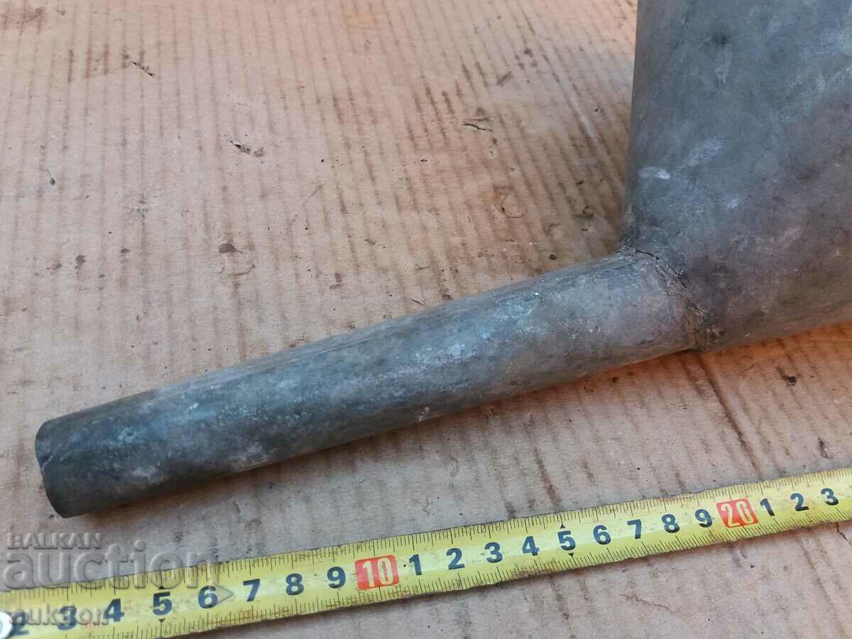 Delivery of SOLID METAL FUNNEL WITH BRUSH Delivery of SOLID METAL FUNNEL WITH BRUSH