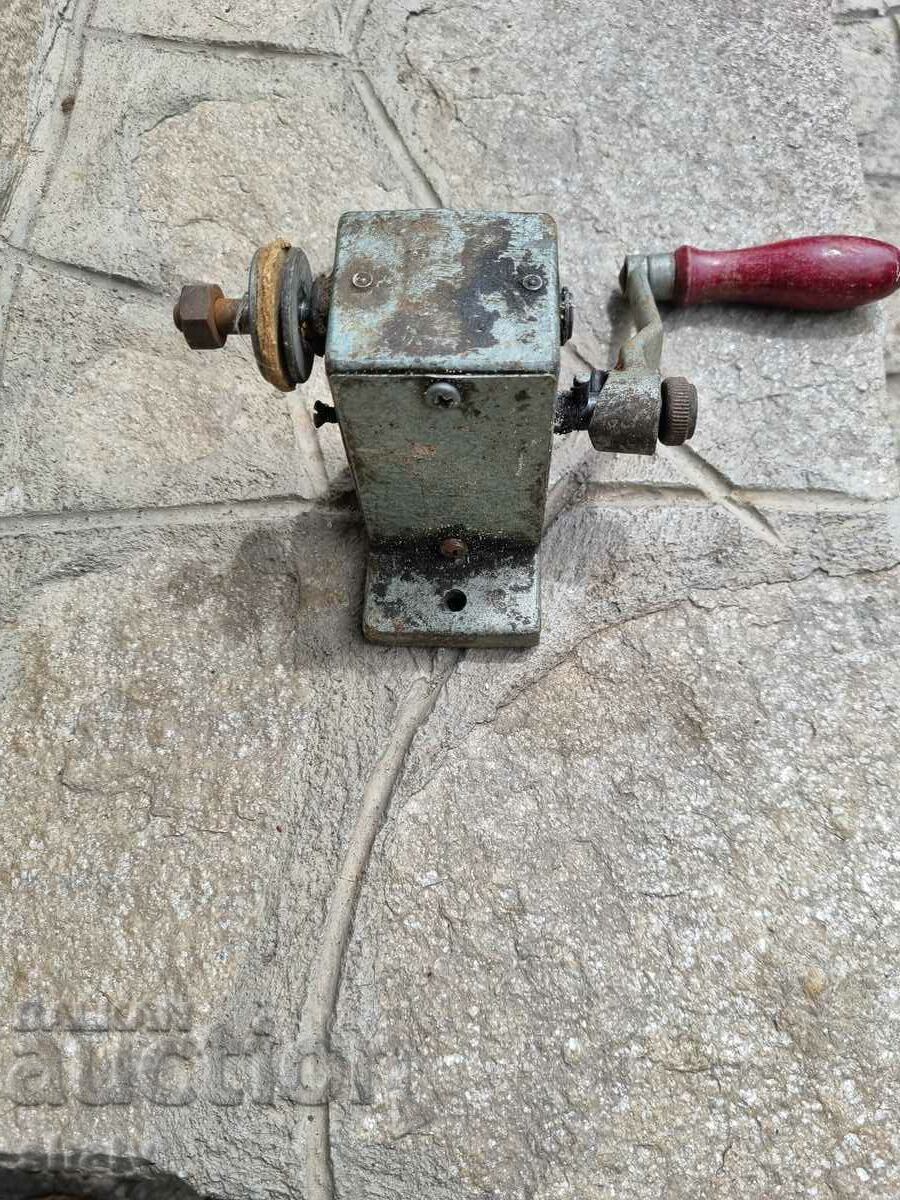 Old manual grinder with price 45.00 BGN | € 23.01 Old manual grinder with price 45.00 BGN | € 23.01
