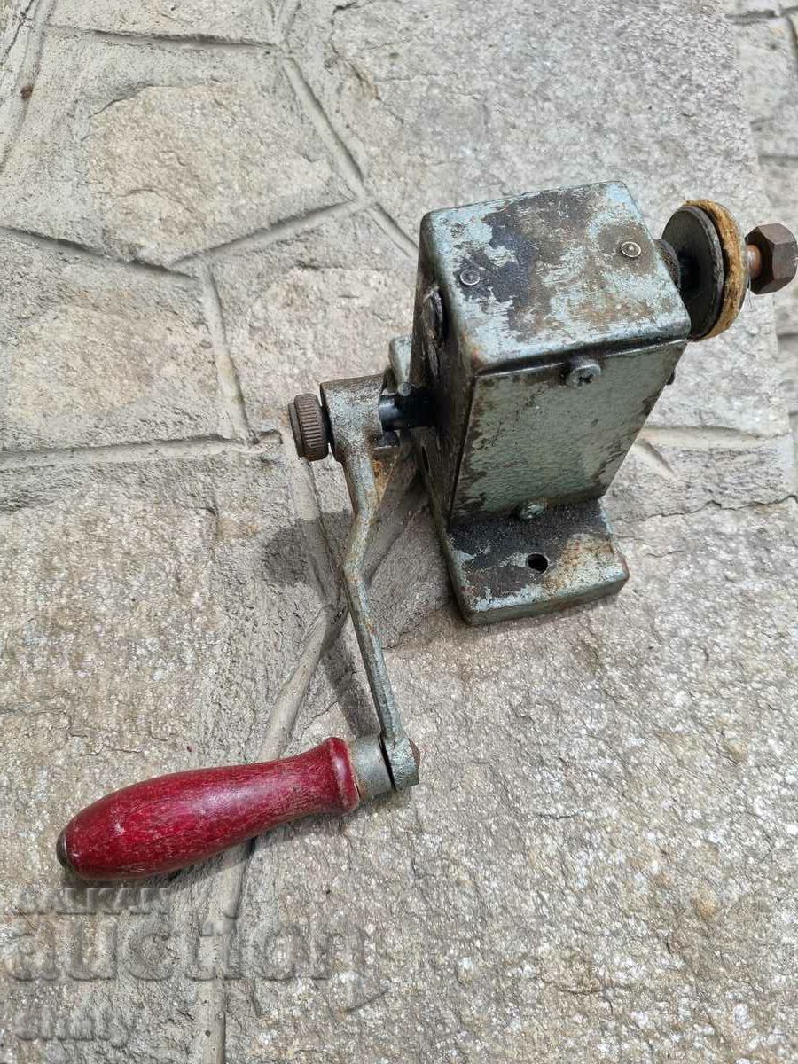 Delivery of Old manual grinder Delivery of Old manual grinder