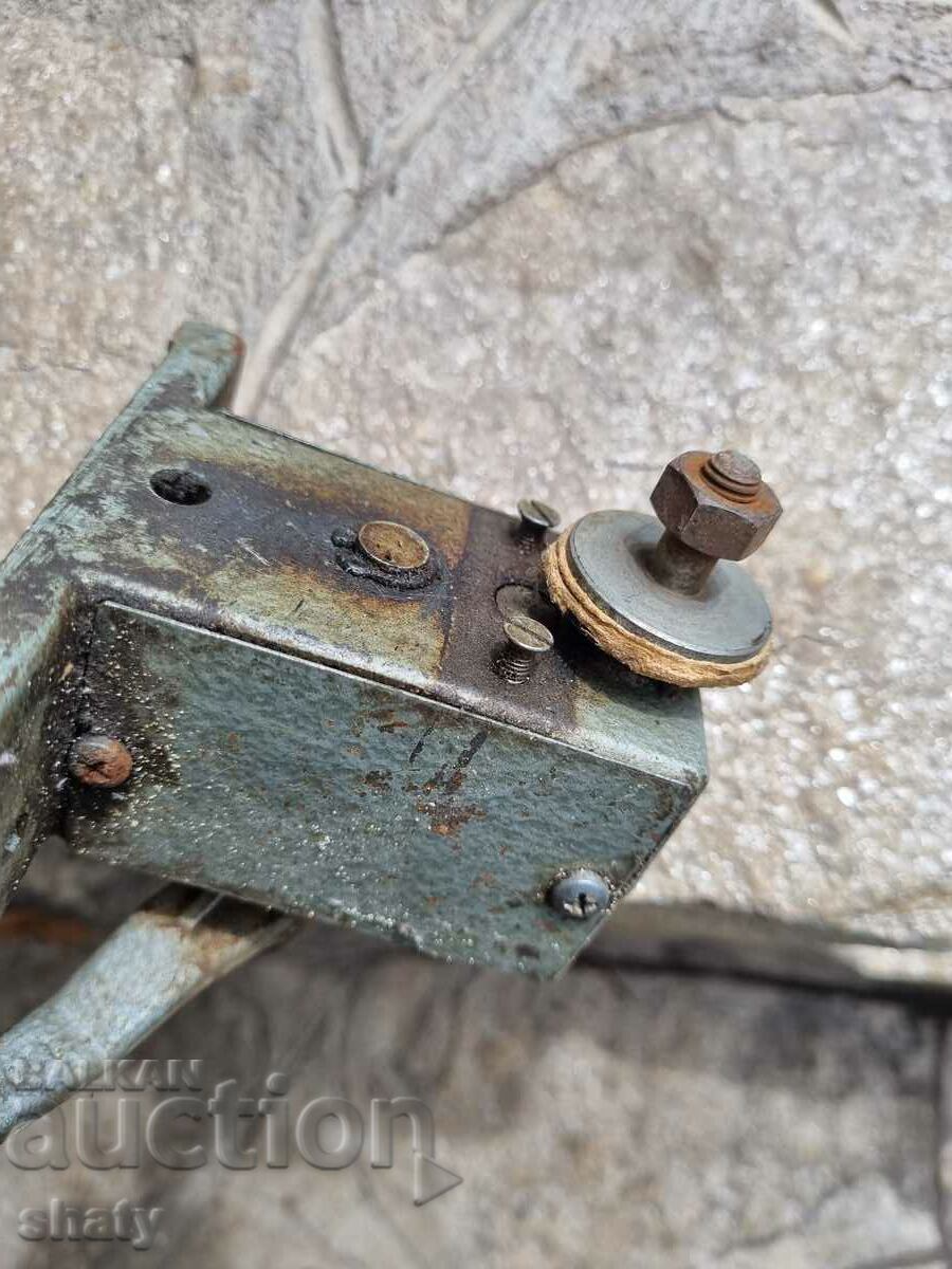 Old manual grinder - 7 Old manual grinder - 7