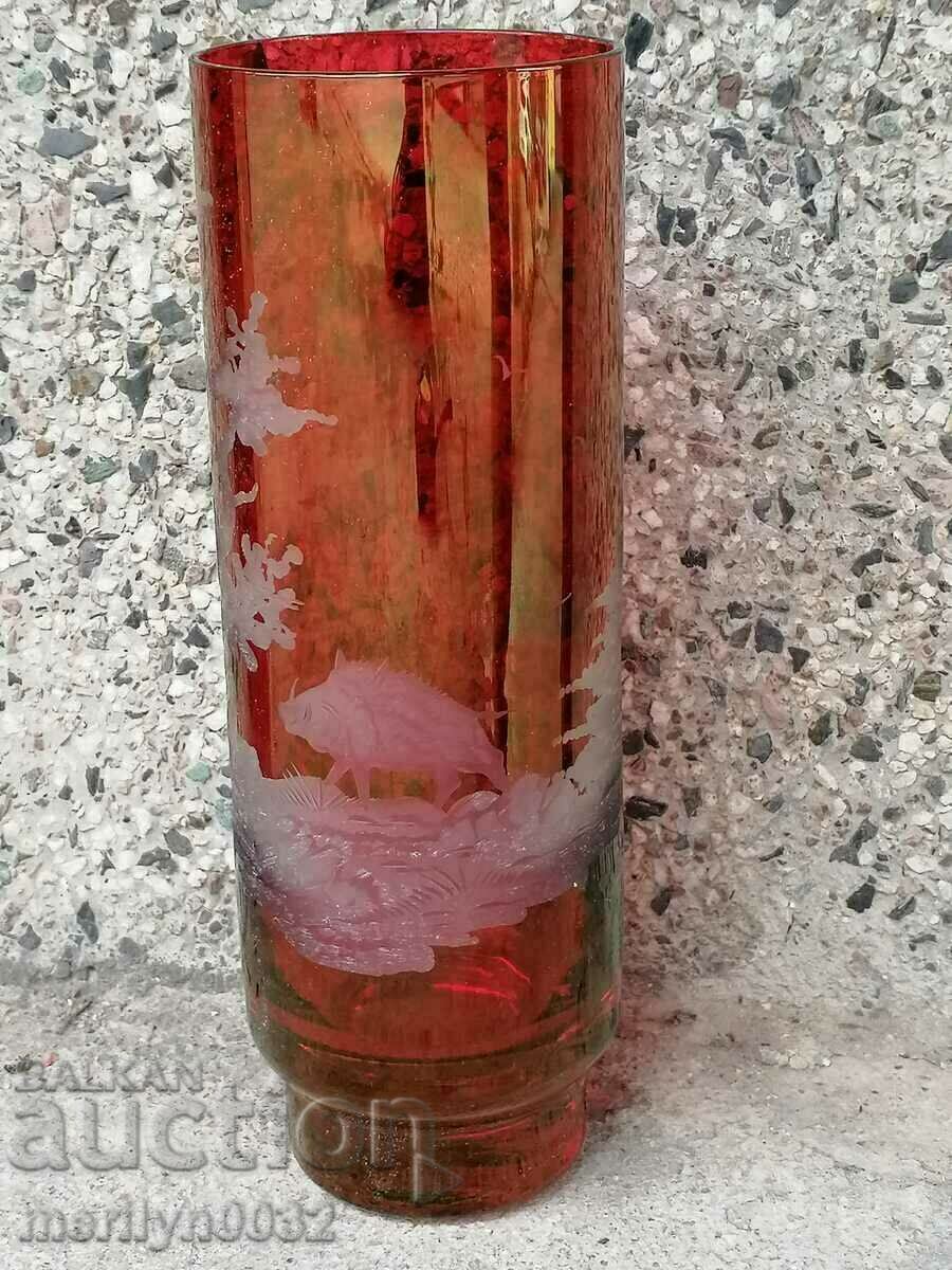 German crystal vase 22/7 cm hand-engraved ruby glass with price 139.00 BGN | € 71.07 German crystal vase 22/7 cm hand-engraved ruby glass with price 139.00 BGN | € 71.07