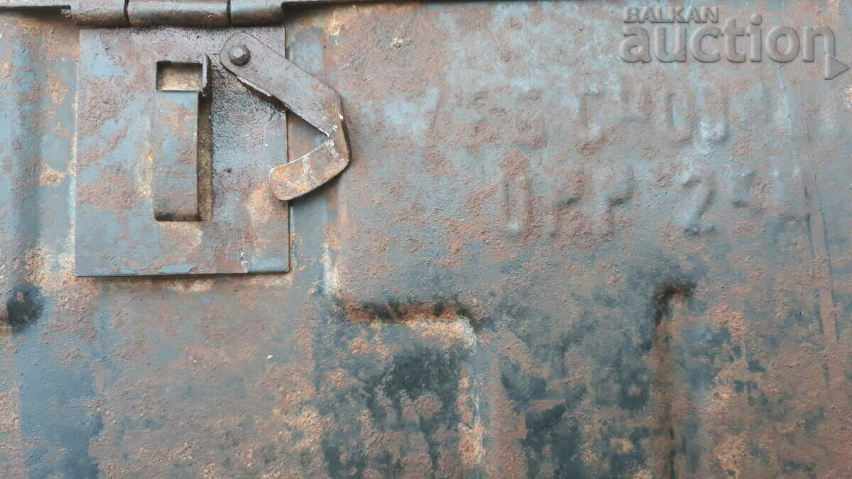 Auction military box crate Germany WW2 WWII RRR Auction military box crate Germany WW2 WWII RRR