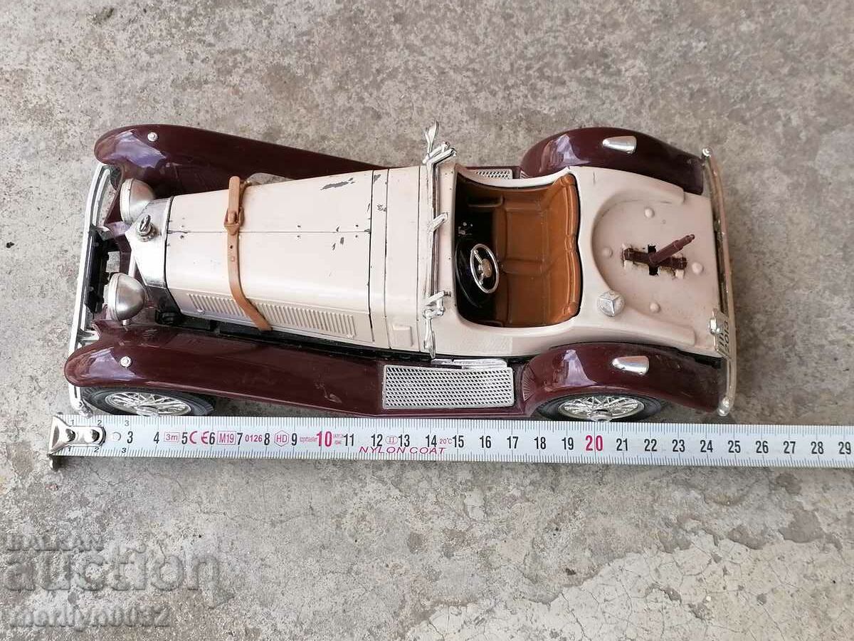 Delivery of Old children's toy, car, stroller Italy Delivery of Old children's toy, car, stroller Italy