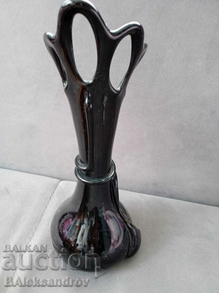 Delivery of Black glass vase
