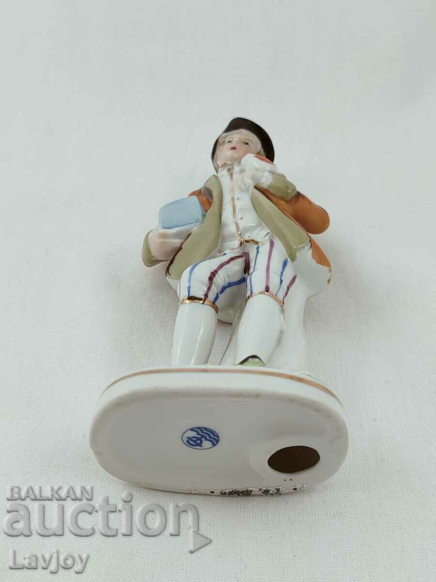 Old porcelain figurine of a gentleman - 5 Old porcelain figurine of a gentleman - 5