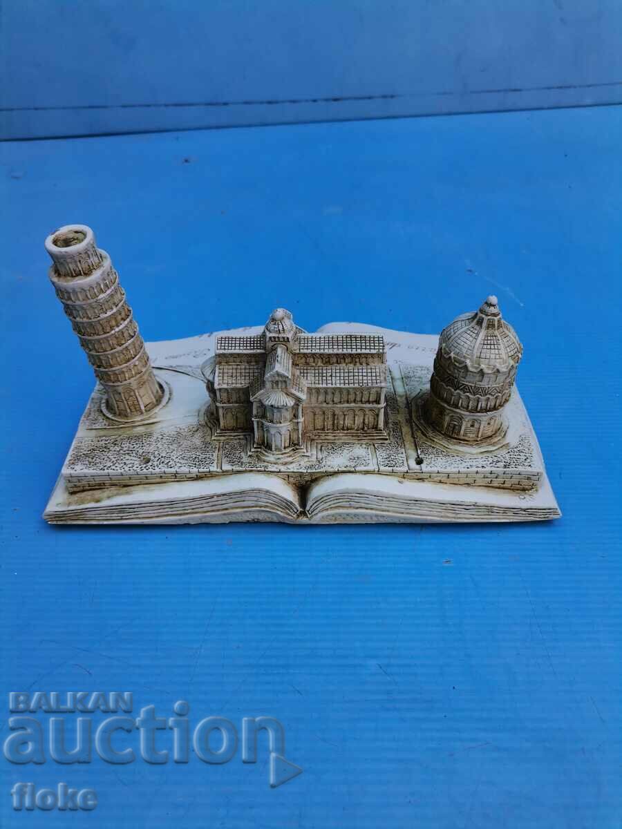 Auction Statuette Auction Statuette