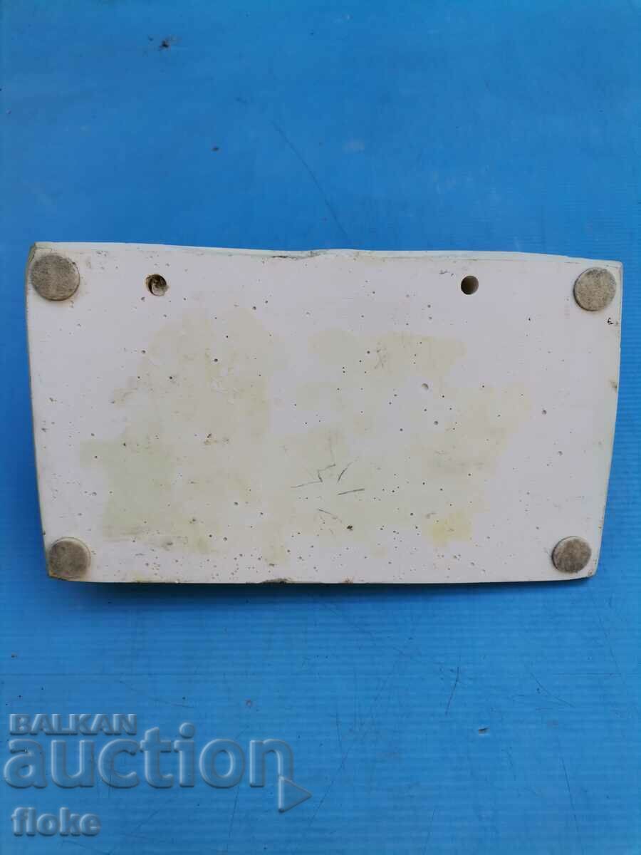 Delivery of Statuette Delivery of Statuette