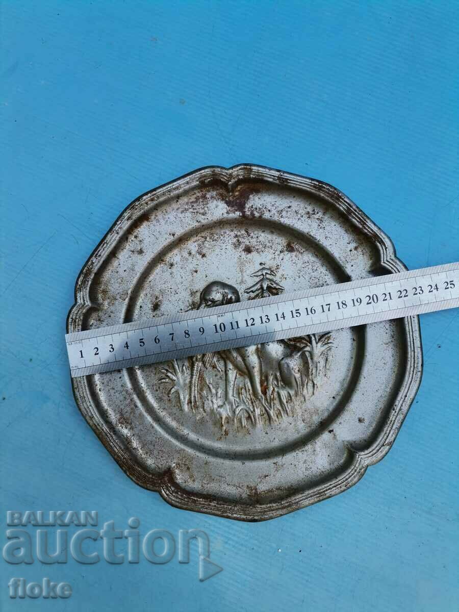 Auction Metal wall decoration Auction Metal wall decoration