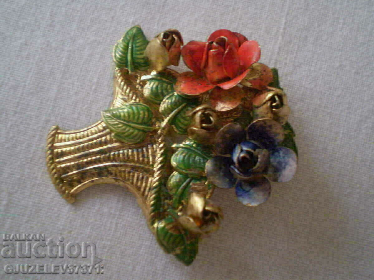 Аукцион Винтич брошка кошница с цветя Аукцион Винтич брошка кошница с цветя