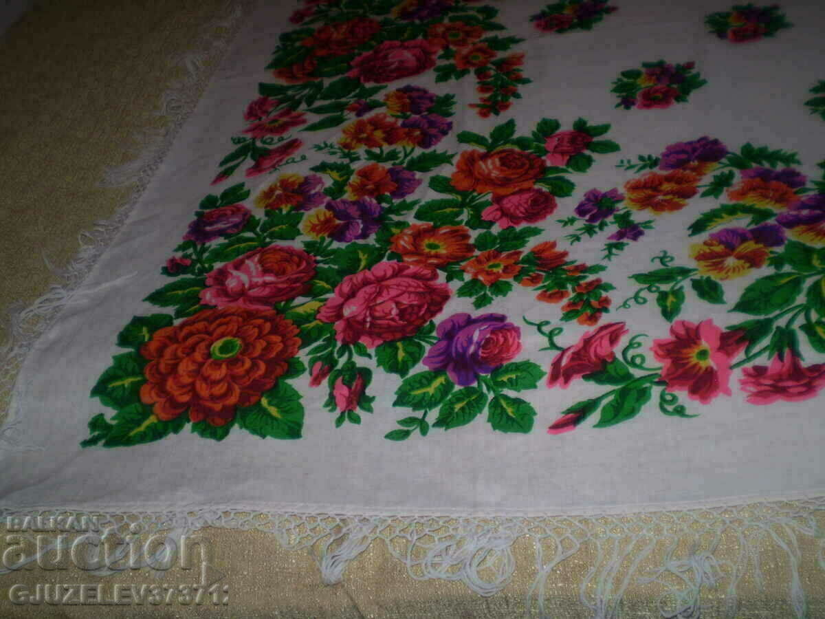 Licitație Eșarfă de cașmir, pătrată, albă, florală, de epocă