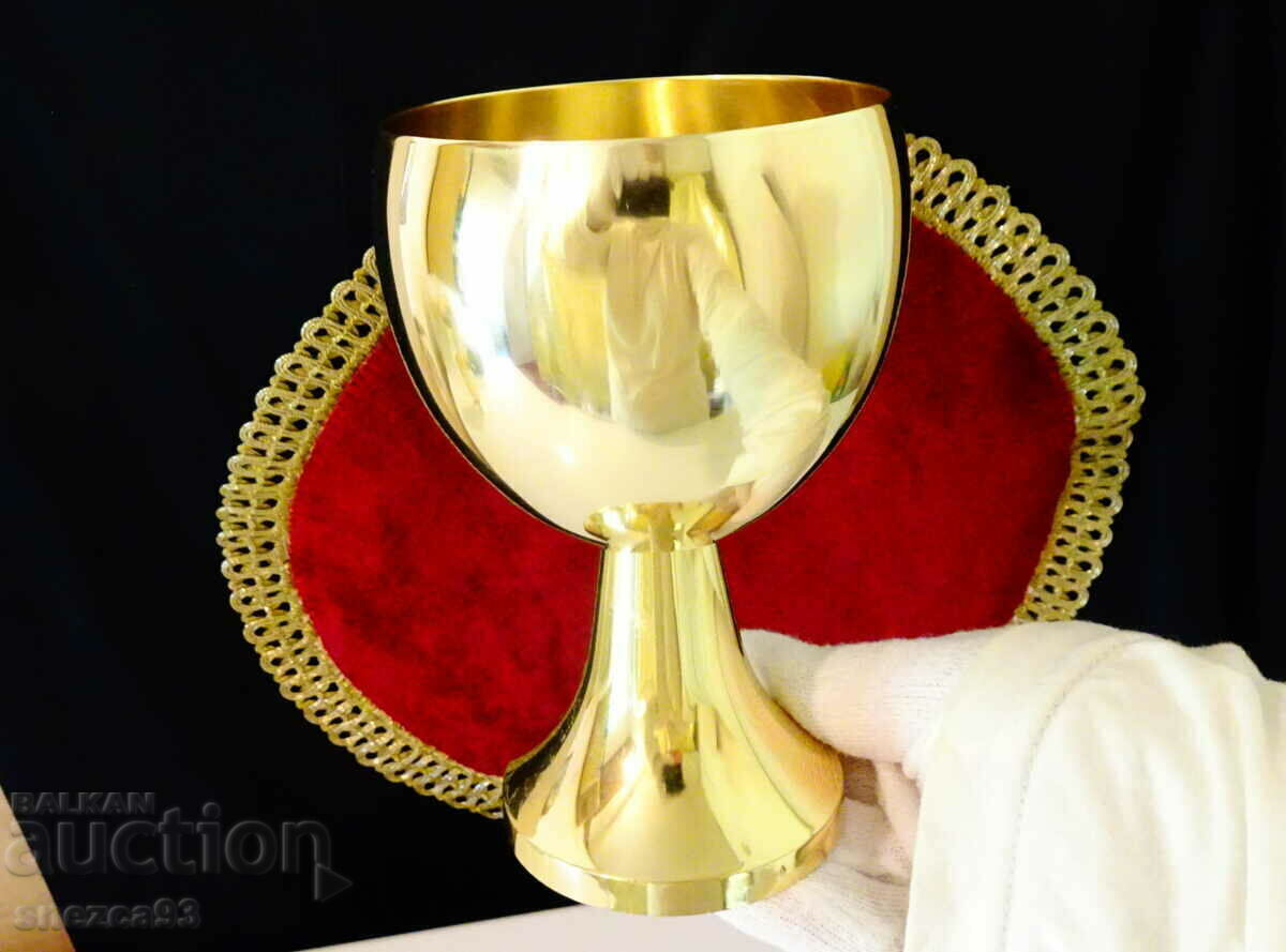Delivery of German goblet, brass mug 15 cm.