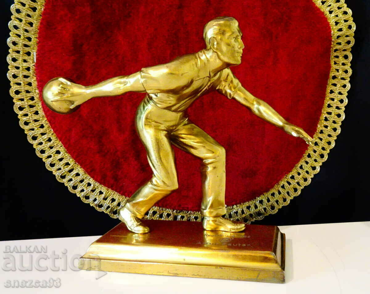 Bronze statuette Bowling 1.3 kg., from 1958.
