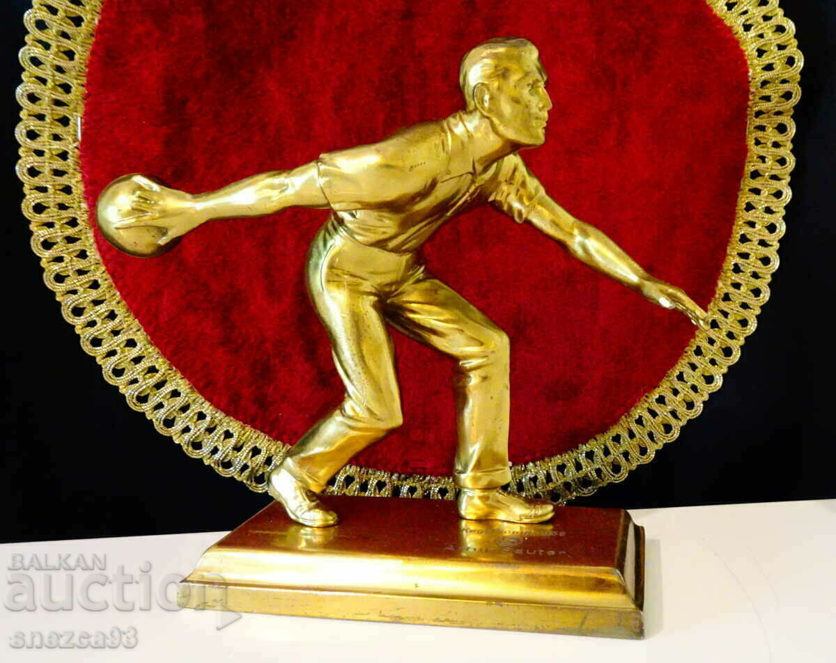 Bronze statuette Bowling player 1.3 kg, from 58 g