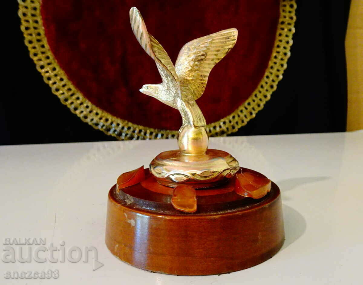 Auction Bronze eagle statuette. Auction Bronze eagle statuette.
