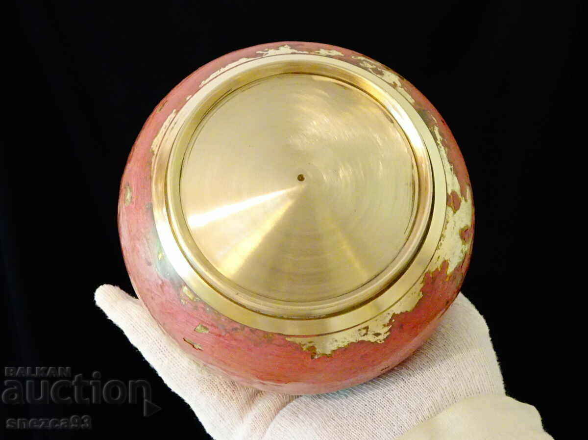 Auction Bronze vase, decanter, enamel, roses 730 g. Auction Bronze vase, decanter, enamel, roses 730 g.